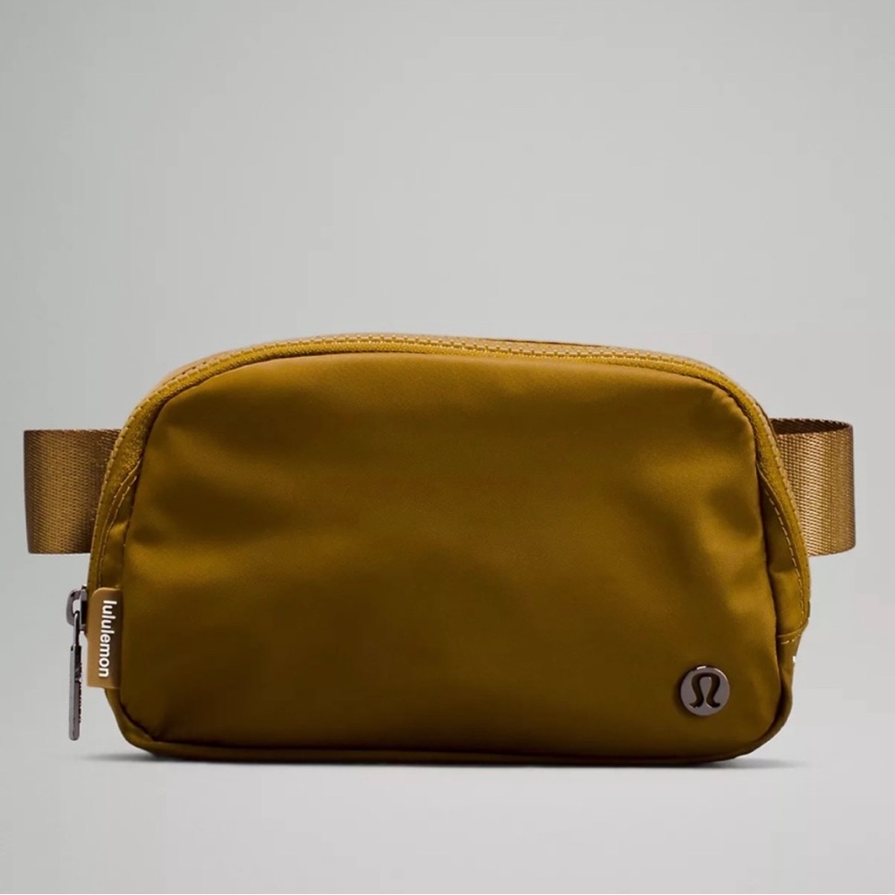 🍂🍁Lulu Lemon Burnt Caramel Everywhere Belt Bag